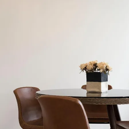 Lovelystay - Central Flat W/ Ac & Balcony Porto Buitenkant foto
