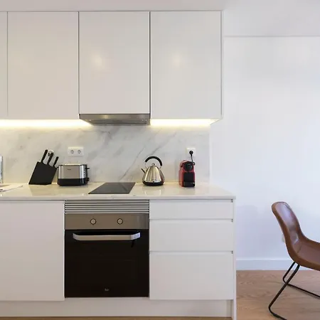 Lovelystay - Central Flat W/ Ac & Balcony Porto Buitenkant foto