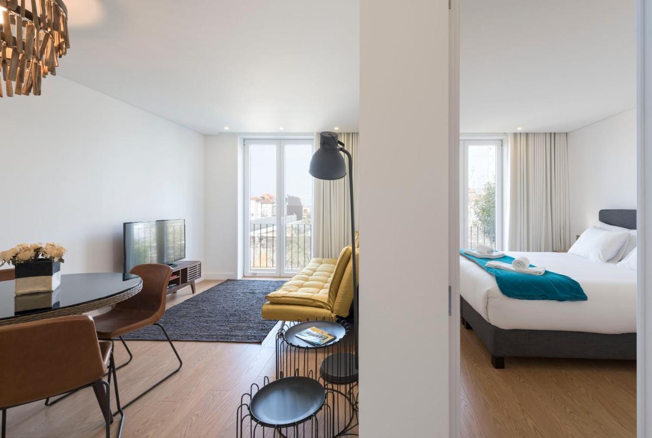 Lovelystay - Flat W/ Ac & Balcony Apartment